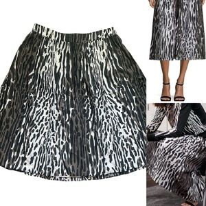 NWT St. John Safari Silk Skirt